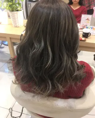 セミロング カラー 小田原NO1 美容師 飯田飛翔のヘアスタイル