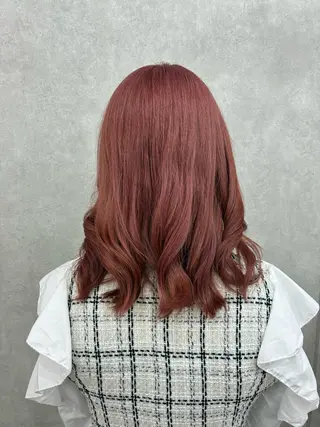 ミディアム カラー 佐藤 琴海のヘアスタイル