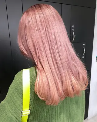 セミロング カラー ami /原宿/表参道のヘアスタイル