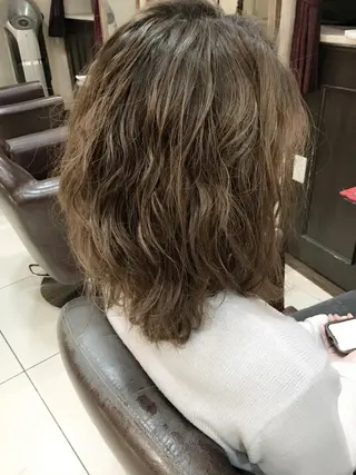 ミディアム カラー パーマ レイヤー/ウルフ ハイトーンhiroのヘアスタイル