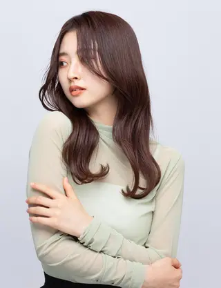 ロング hoNua. 栄/透明感カラーのヘアスタイル