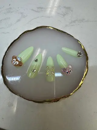 ネイル Queeens nailのネイルデザイン