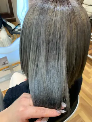 ミディアム カラー 福森 みずきのヘアスタイル