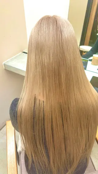 ロング カラー TEMIL HAIR 彩香のヘアスタイル