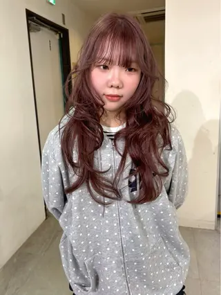 ロング カラー mizuki/ピンク ベージュ.レイヤーのヘアスタイル