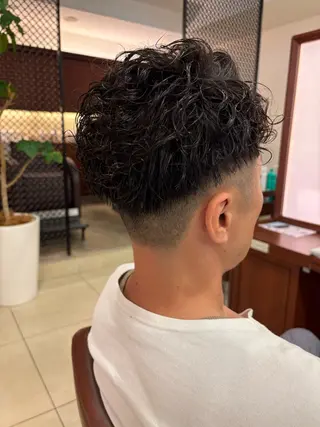 ショート パーマ 仲地 大地のヘアスタイル