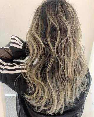 ロング レイヤーカット 川田くるみのヘアスタイル