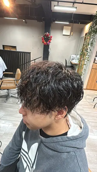 パーマ メンズ arika オケシ　リョウダイのヘアスタイル