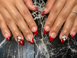 ミディアム ネイル ✴︎ Delightのネイルデザイン