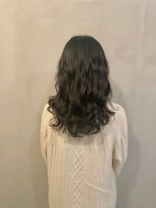 セミロング パーマ 山本  弦生のヘアスタイル