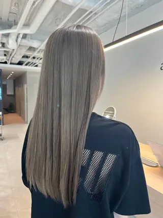 カラー 吉田 美咲のヘアスタイル