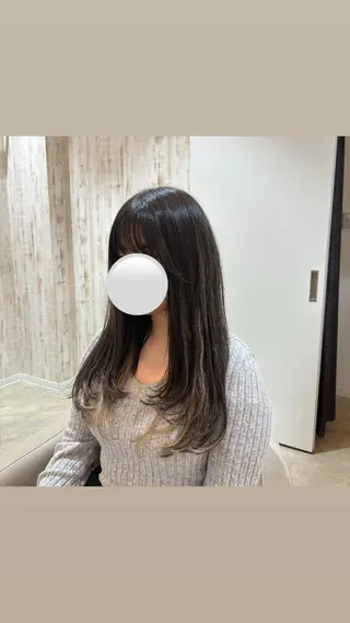 ロング 佐藤 優里のヘアスタイル
