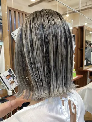 ミディアム カラー 白髪ぼかし バレイヤージュ志鎌のヘアスタイル
