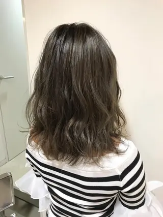 ミディアム カラー Miru by INCE HAIRのヘアスタイル