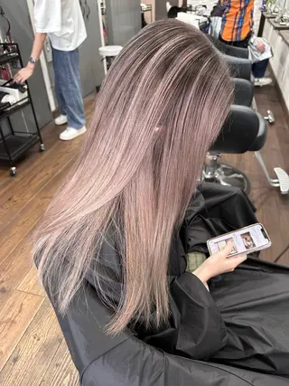 ロング バレイヤージュ 隅中秀弥のヘアスタイル