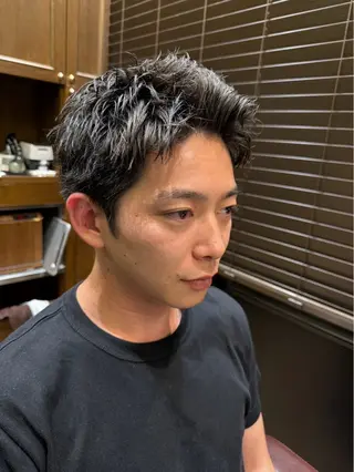 ショート パーマ ヒロ銀座 barber shop 丸の内店所属・雨宮 琴葉のヘアスタイル