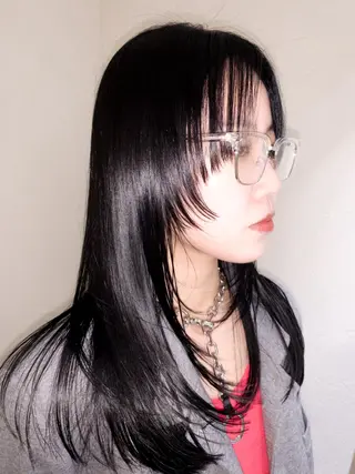 セミロング カラー yiye shioriのヘアスタイル