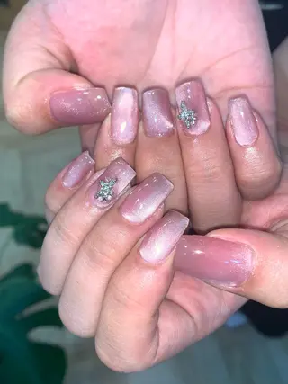 ネイル さゆり￤推しキャラ ￤ロングネイル🩷のネイルデザイン