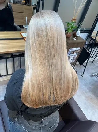ロング ブリーチ特化🎖️ピ ンクカラー高橋さやかのヘアスタイル