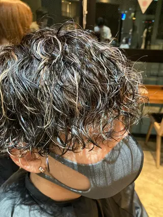 ショート パーマ メンズ 波巻きスパイラルパー マ/シャドウパーマ駿のヘアスタイル