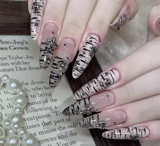 ネイル Pure&Rich Nailのネイルデザイン