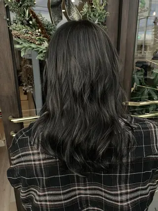 カラー mu ku.のヘアスタイル