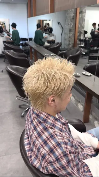 ショート カラー メンズ ハイトーン特化🌟 カワシマシュンスケのヘアスタイル