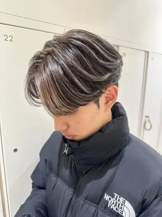 カラー メンズ タイトボブ個性派カラ ーAKANEのヘアスタイル
