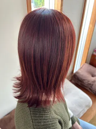 ミディアム 西川 礼菜のヘアスタイル