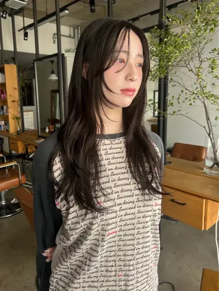 ロング カラー 透明感カラー レイヤーカット りなのヘアスタイル