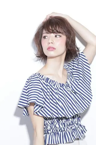 ミディアム 今中 小百合のヘアスタイル