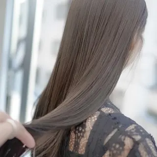 セミロング カラー ヘアアレンジ TOMO GEEKS代表のヘアスタイル