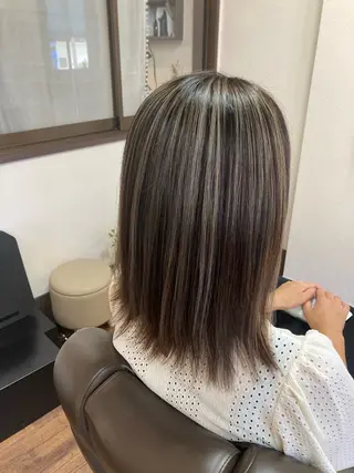 ミディアム 池岡 洋子のヘアスタイル