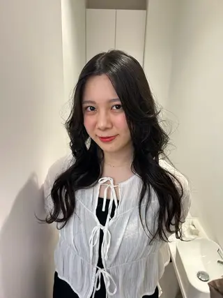 ロング ハルカ 透明感カラー 美髪縮毛矯正🥣のヘアスタイル