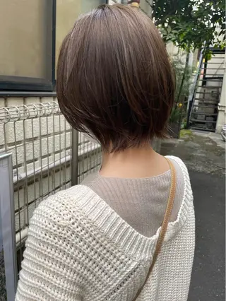 ショート カラー 高橋 愛美のヘアスタイル