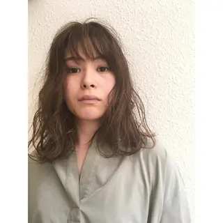 セミロング 艶髪・酸性ストレート フリツのヘアスタイル