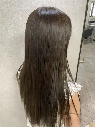 ロング カラー est MIRAIのヘアスタイル