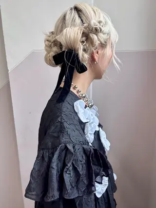 ロング カラー ヘアアレンジ オカモト ミユウのヘアスタイル