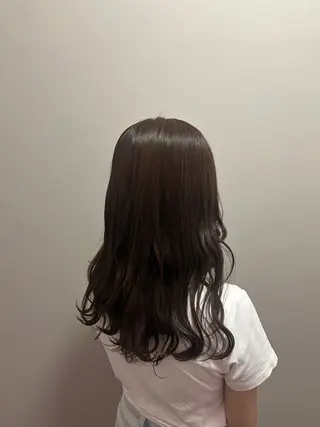 ロング カラー 岡本 妃麗のヘアスタイル