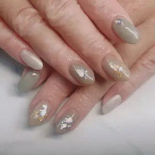 ネイル ネイルサロンエクラ 🫧Shizukaのネイルデザイン