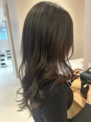 セミロング カラー 浅倉栞 /透明感カラーのヘアスタイル