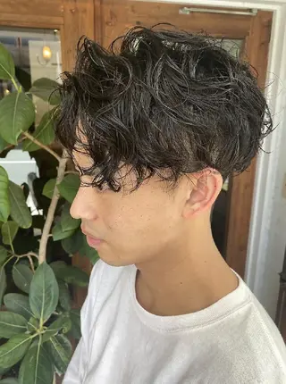 メンズ パーマ Nina by Babyloneのヘアスタイル
