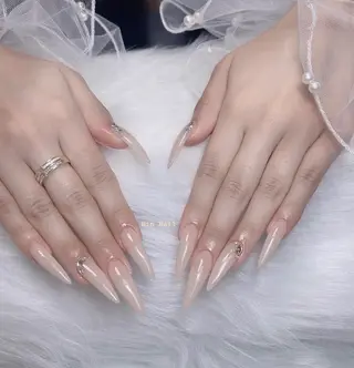 ネイル Hin Nailsのネイルデザイン
