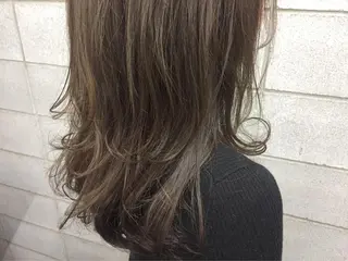 セミロング カラー ITO YUKIのヘアスタイル