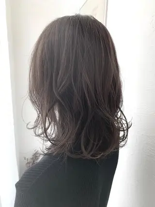 セミロング カラー fio マナミのヘアスタイル