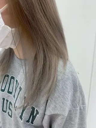 セミロング 透明感♡︎♡︎ 佐々木早苗のヘアスタイル