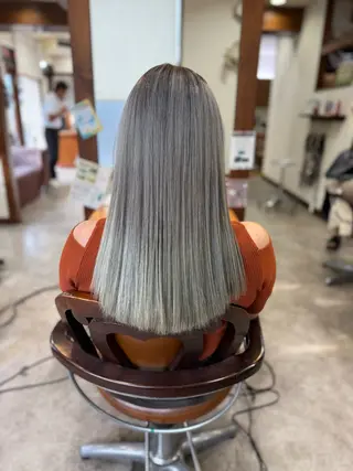 カラー Haya Sayoのヘアスタイル