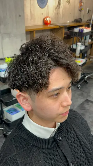 ショート パーマ 三谷 仁のヘアスタイル