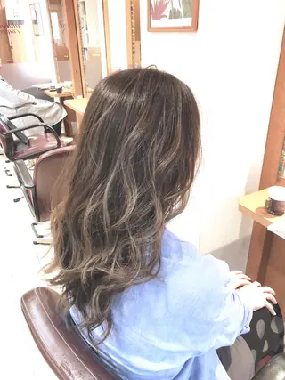 ロング カラー 100%髪質改善特化 TRUNSのヘアスタイル