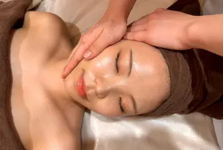 創業40周年✨美肌サ ロンRAYVIS銀座のエステ・リラクイメージ